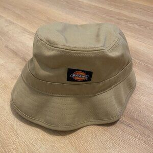 Dickies Tan Bucket Hat. Unisex.